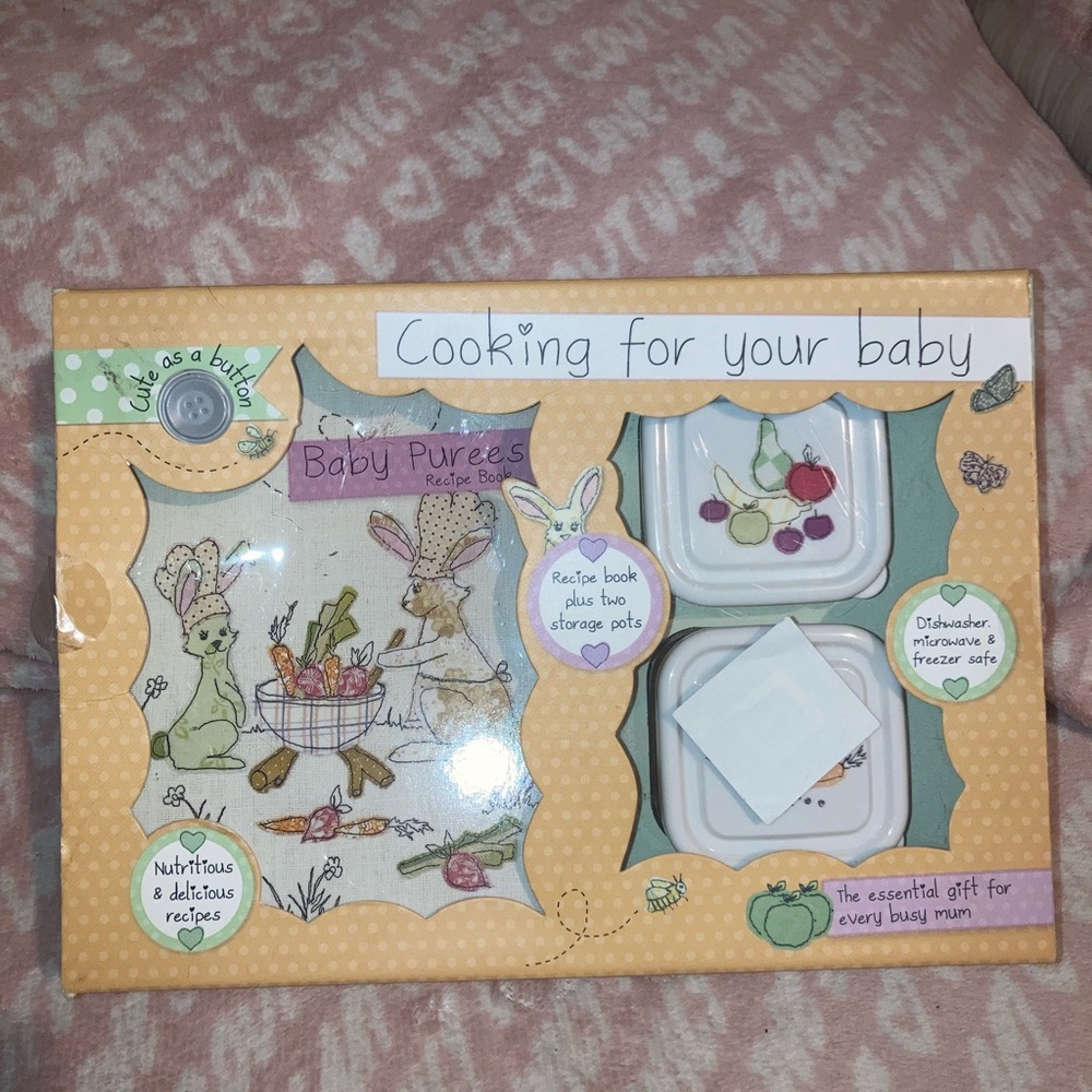 NEW 2013 Parragon Books "Cooking for your Baby." Recipe Book/ 2 Storage Pots
